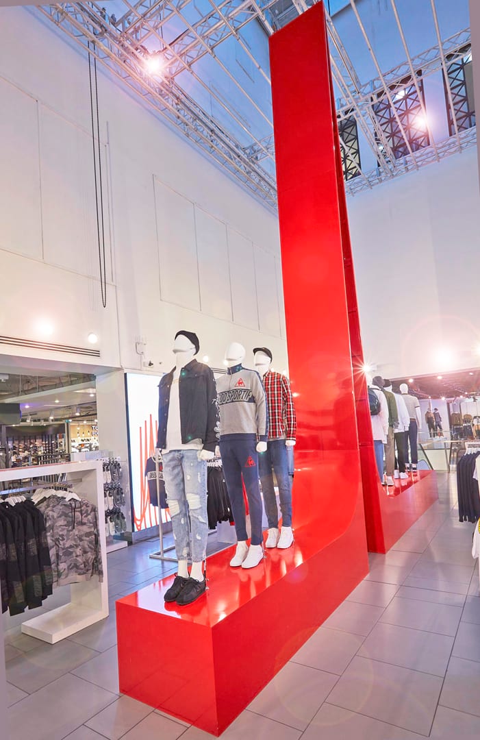 Bespoke Custom & Large Scale Retail Display Props for Shops